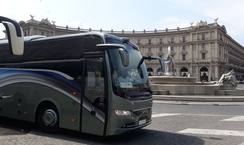 Bus rental in Neumarkt am Wallersee